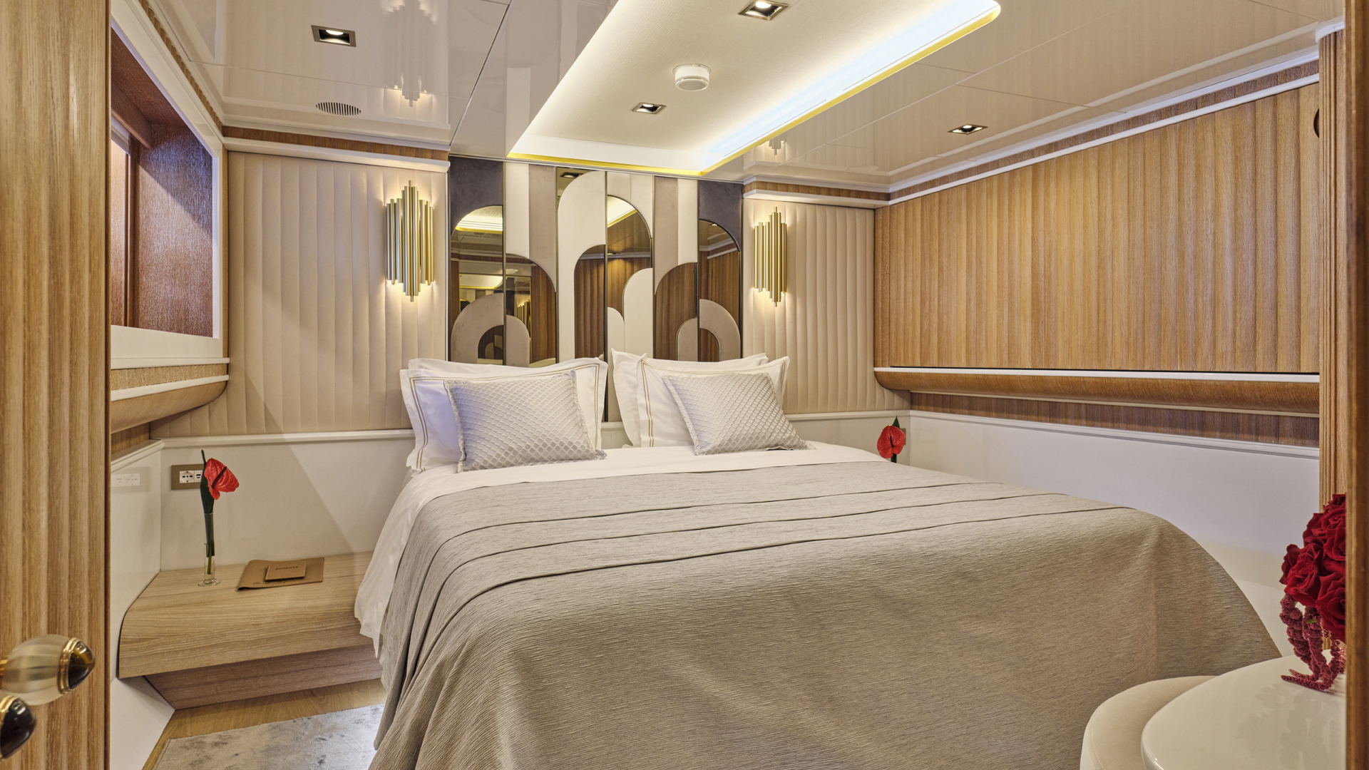 Convertible Twin Stateroom with pullman berth
