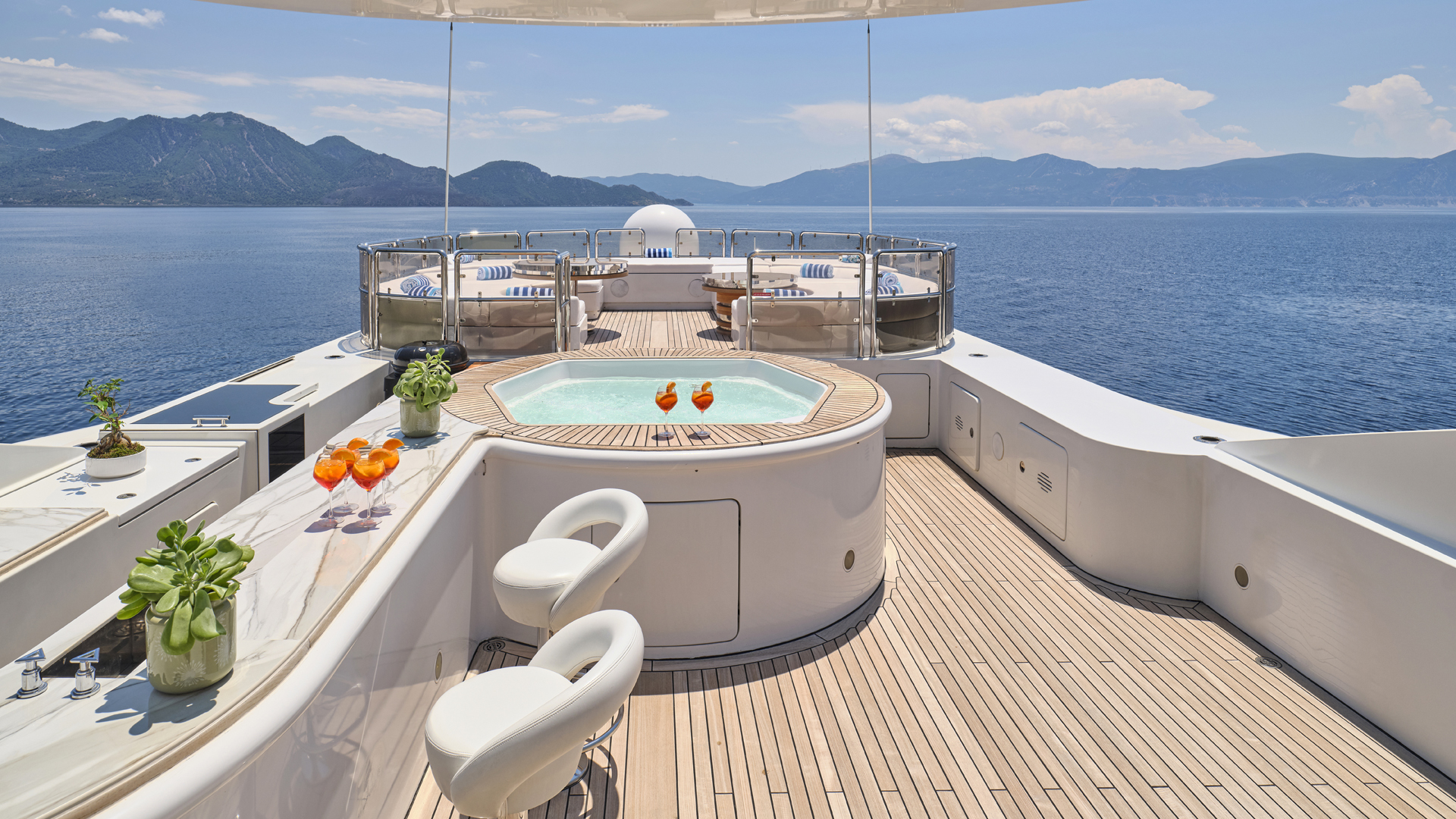 Sundeck - Bar