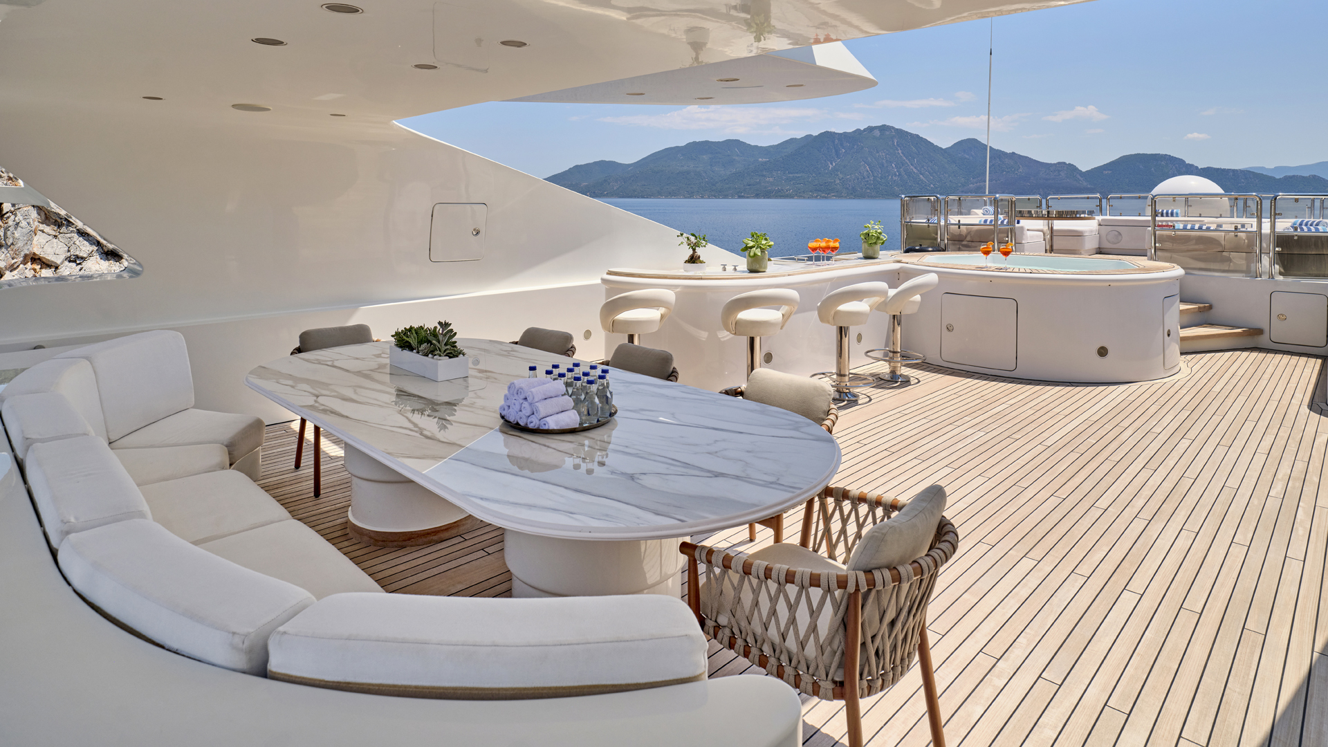 Sundeck Dining Table