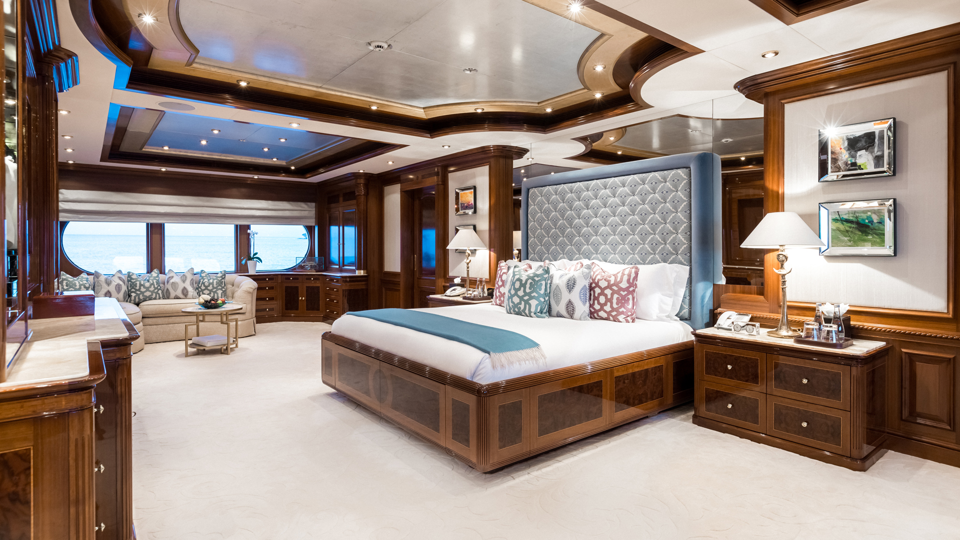 Main deck master suite