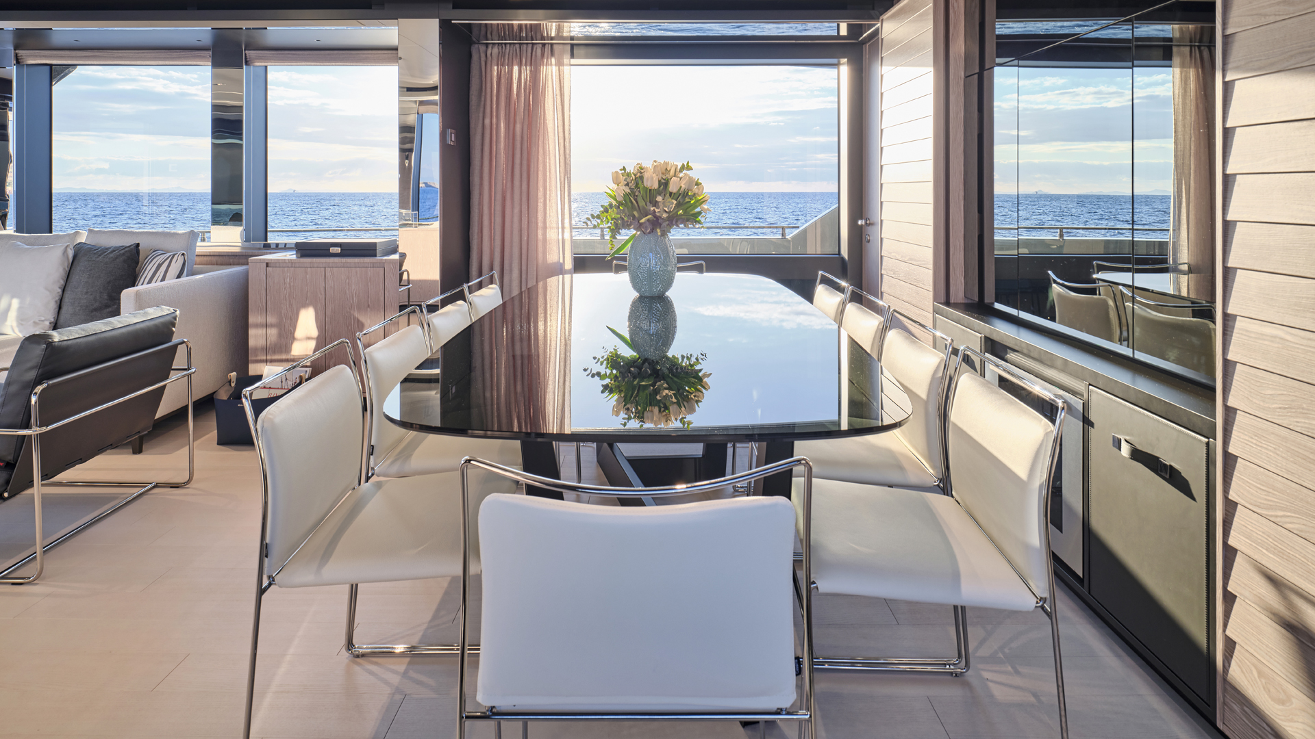 Main Deck Dining Area