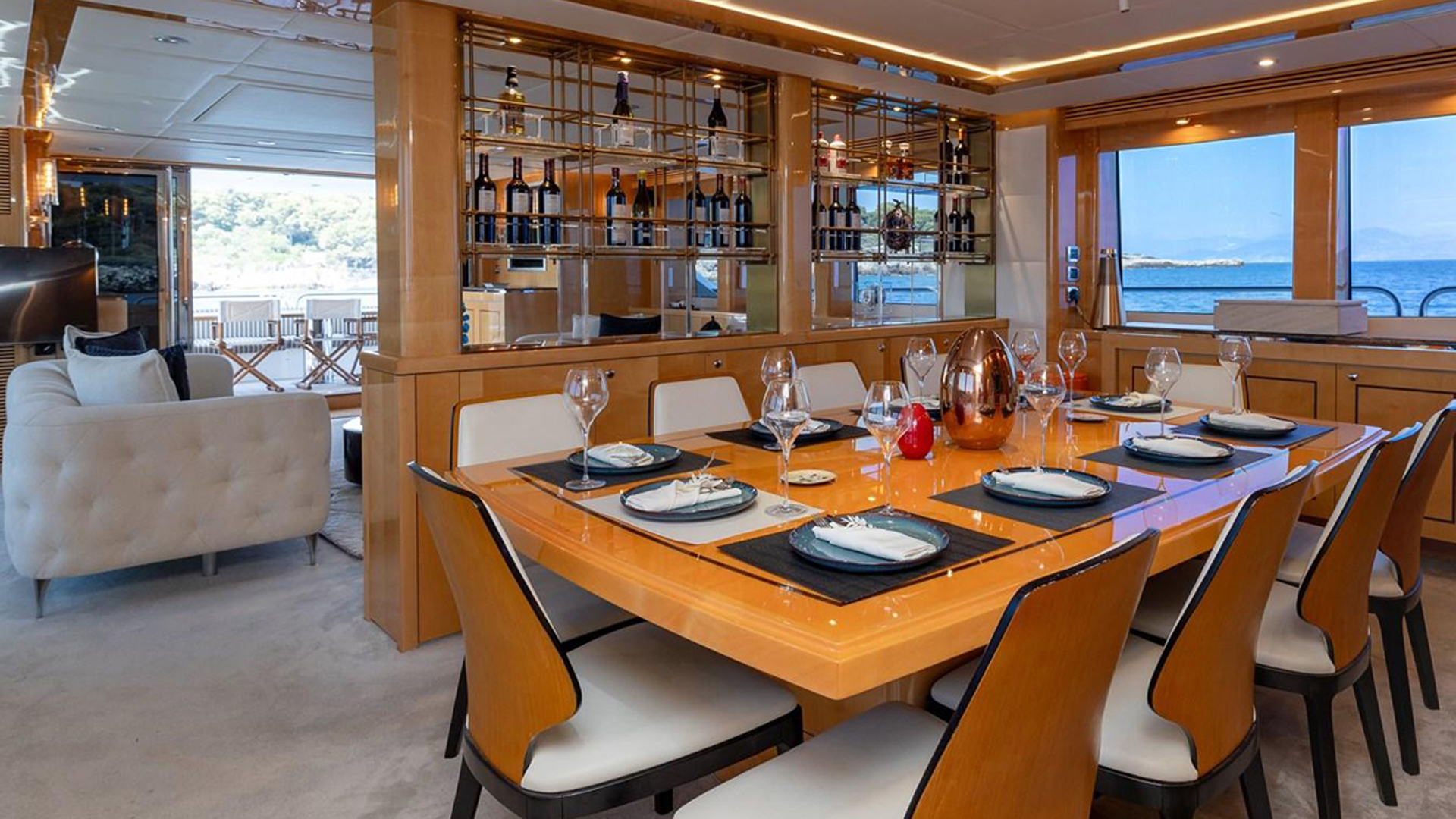 Main Deck Dining Area