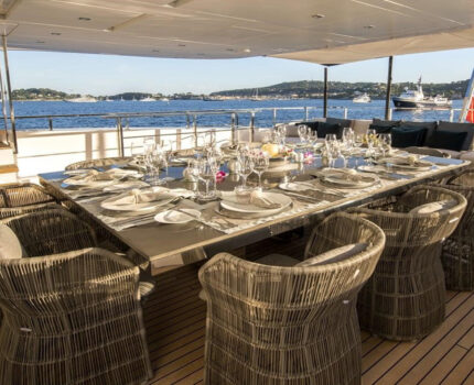Upper Deck Dine Al Fresco