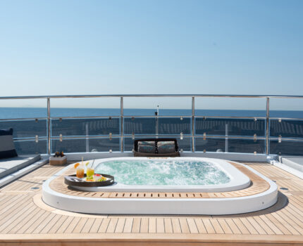 Sundeck Jacuzzi