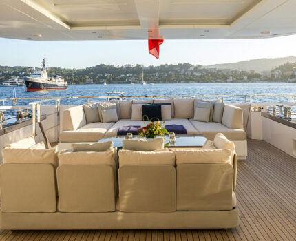 Main Deck Aft Lounge Area