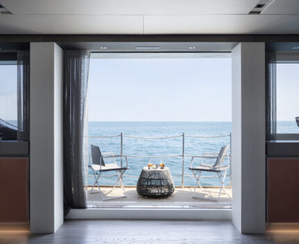 Main Deck Salon - Balcony