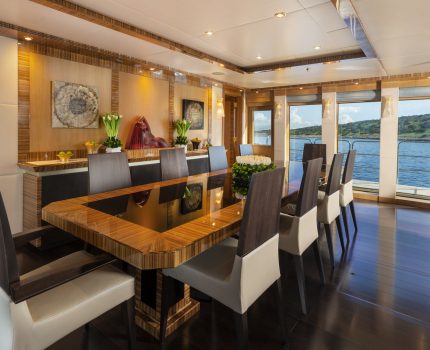 Main deck dining