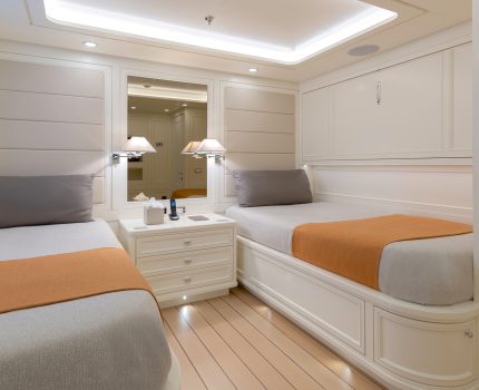 Twin Stateroom with a pullman berth