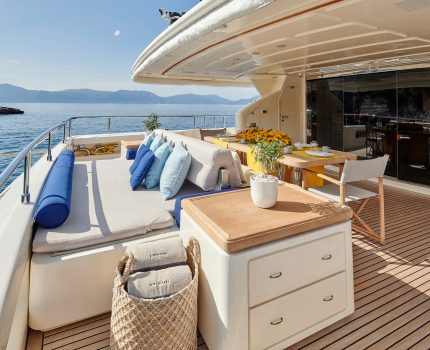 Main Deck Aft Lounge Area