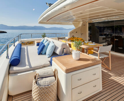 Main Deck Aft Lounge Area