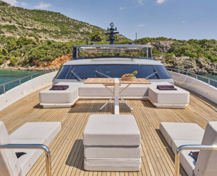 Foredeck Lounge Area