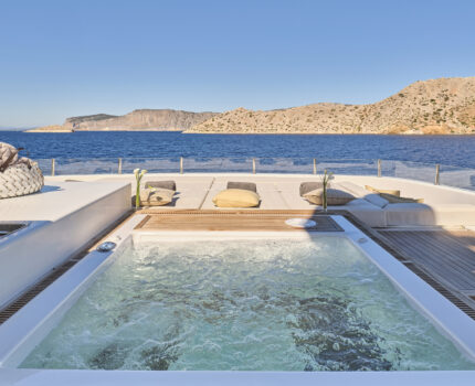 Sundeck Jacuzzi