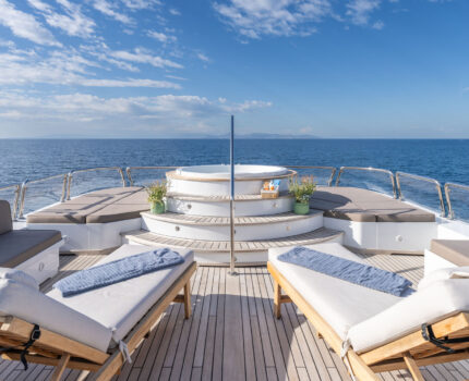 Sundeck Jacuzzi & Lounge Area