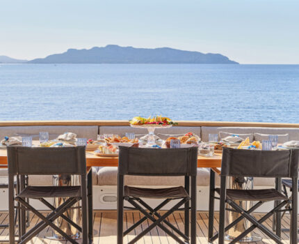 Main Deck Aft  Breakfast Al Fresco