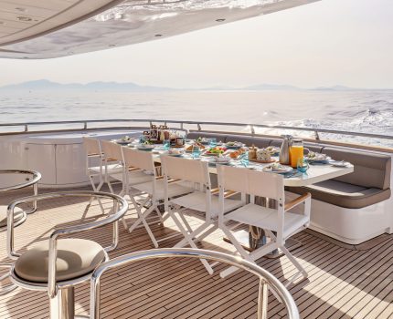 Main Deck Aft | Breakfast Al Fresco