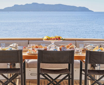 Main Deck Aft Breakfast Al Fresco