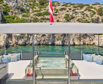 Sundeck Jacuzzi