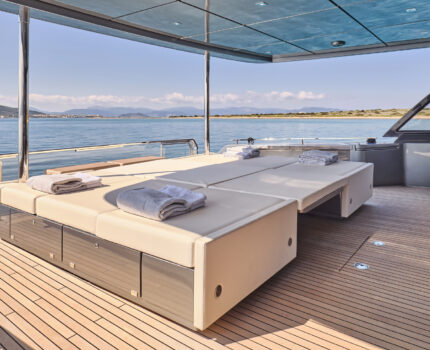 Main Deck Aft - Lounge Area