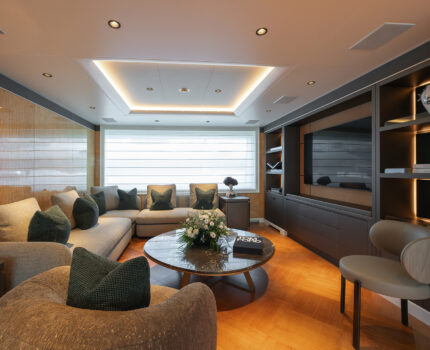 Upper Deck Master Salon