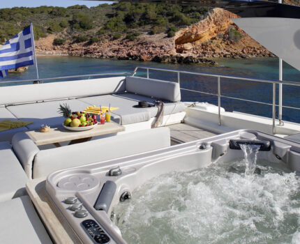 Sundeck Jacuzzi