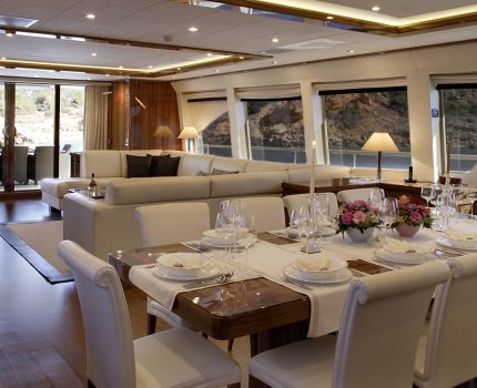 Main Deck Dining | Salon