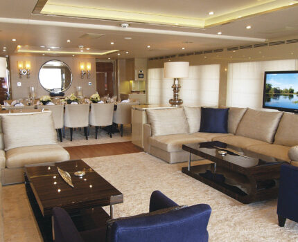 Main Deck Salon & Dining