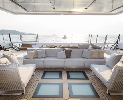 Main Deck Aft Lounge Area